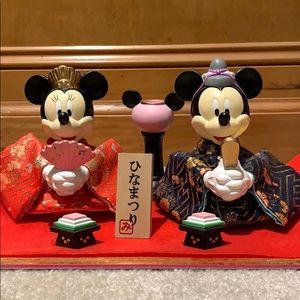 Disney Kimono Mickey and Minnie figure set